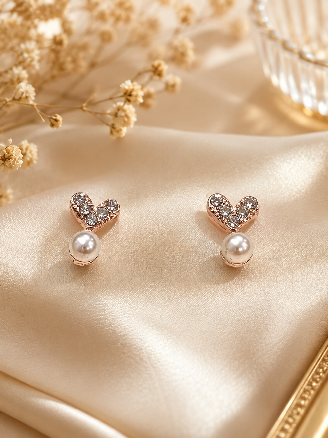 Rose Gold Heart Pearl Stud Earrings