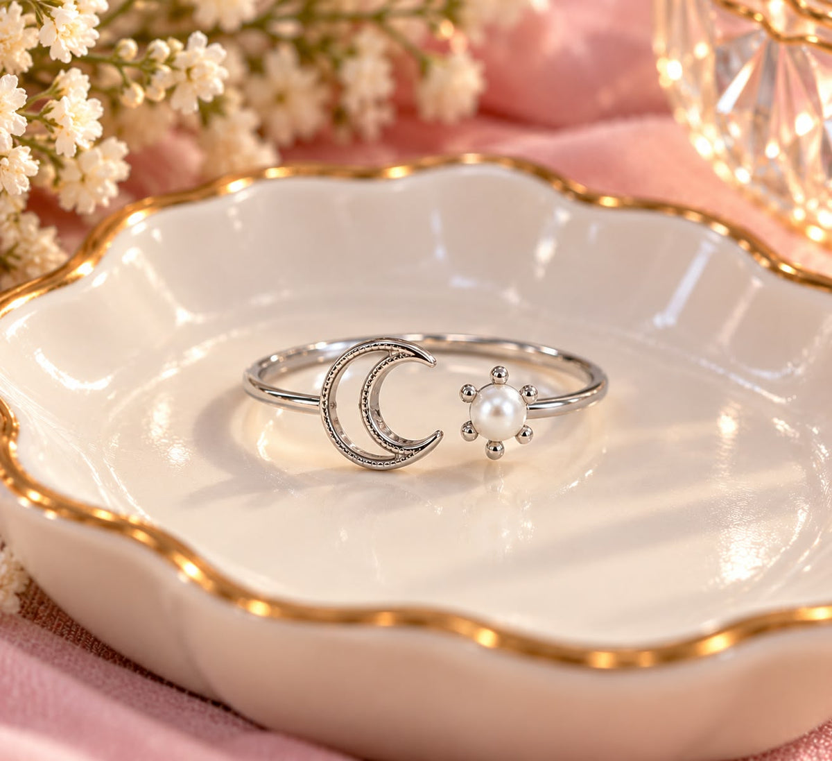 Silver Crescent Moon Birthstone Pearl Ring 🤍