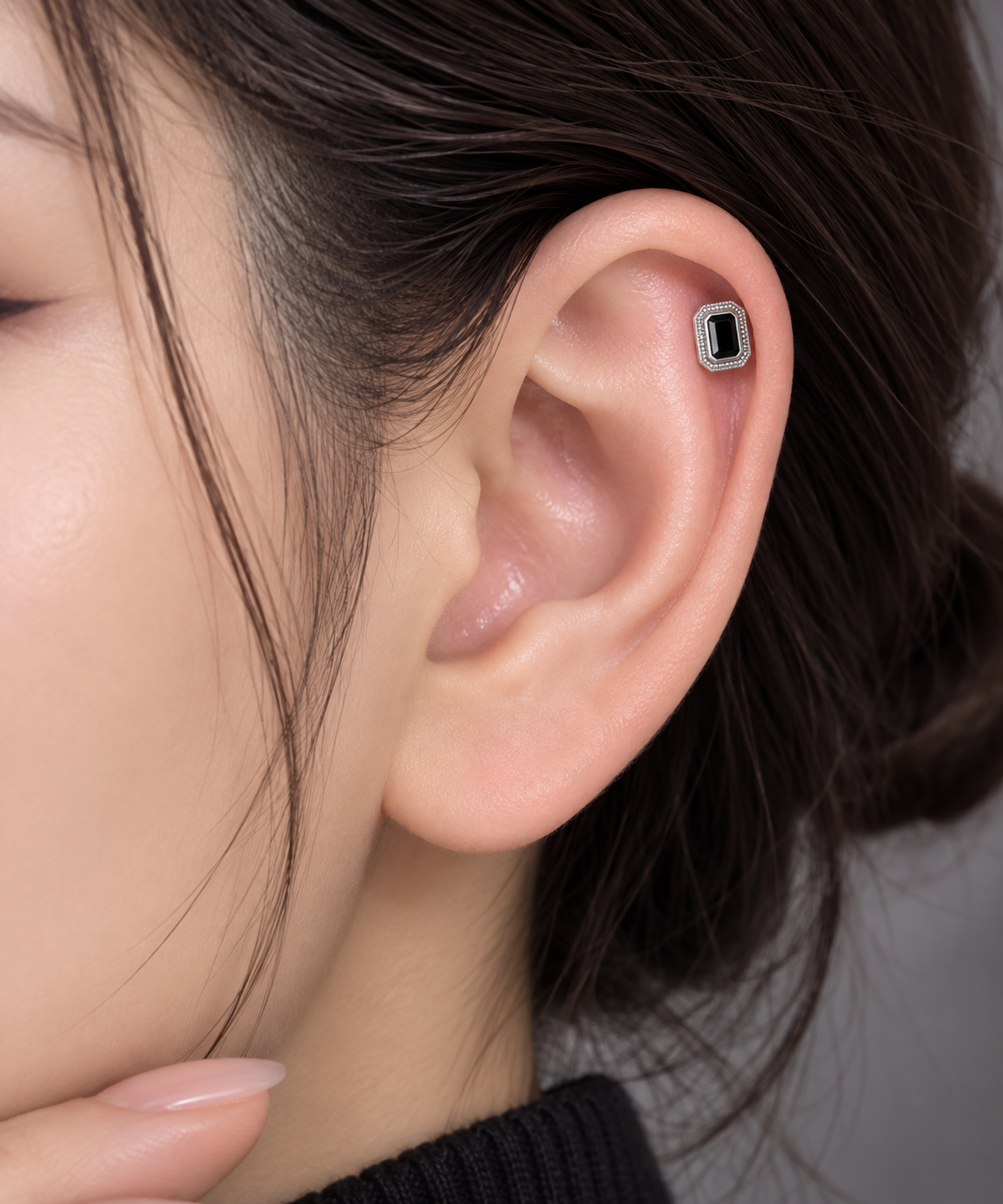 Silver Black Stone Ear Piercing