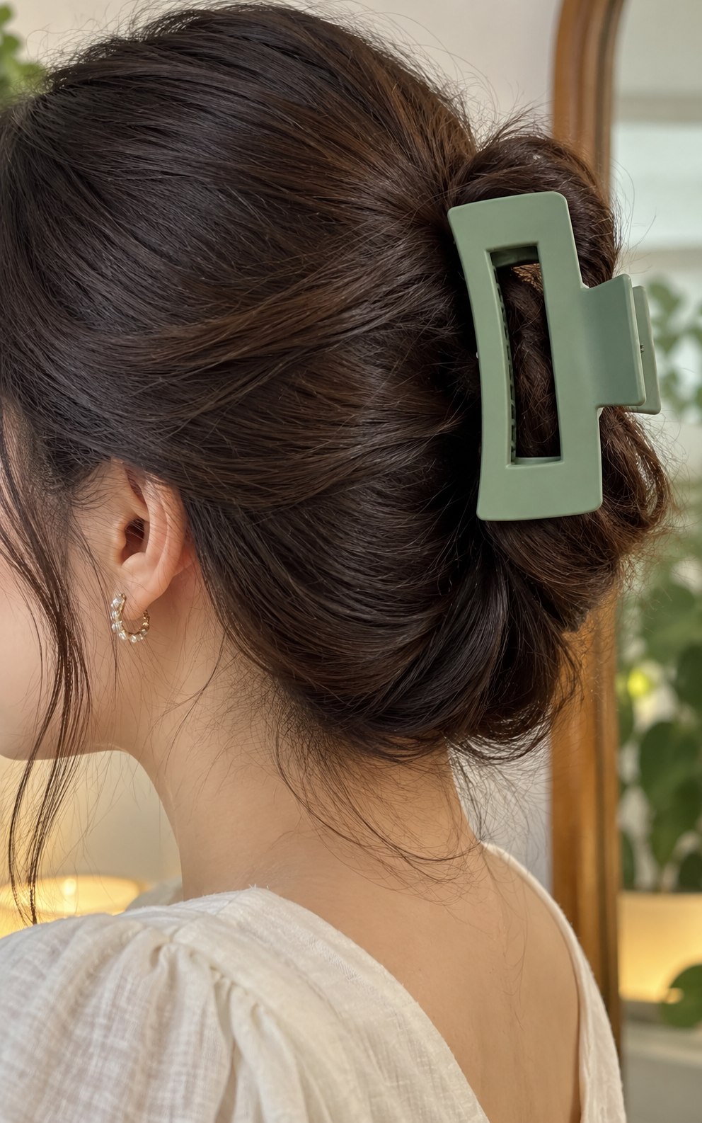 Pastel Green Hair Claw Clip