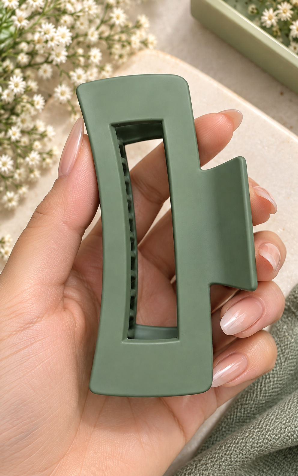 Pastel Green Hair Claw Clip