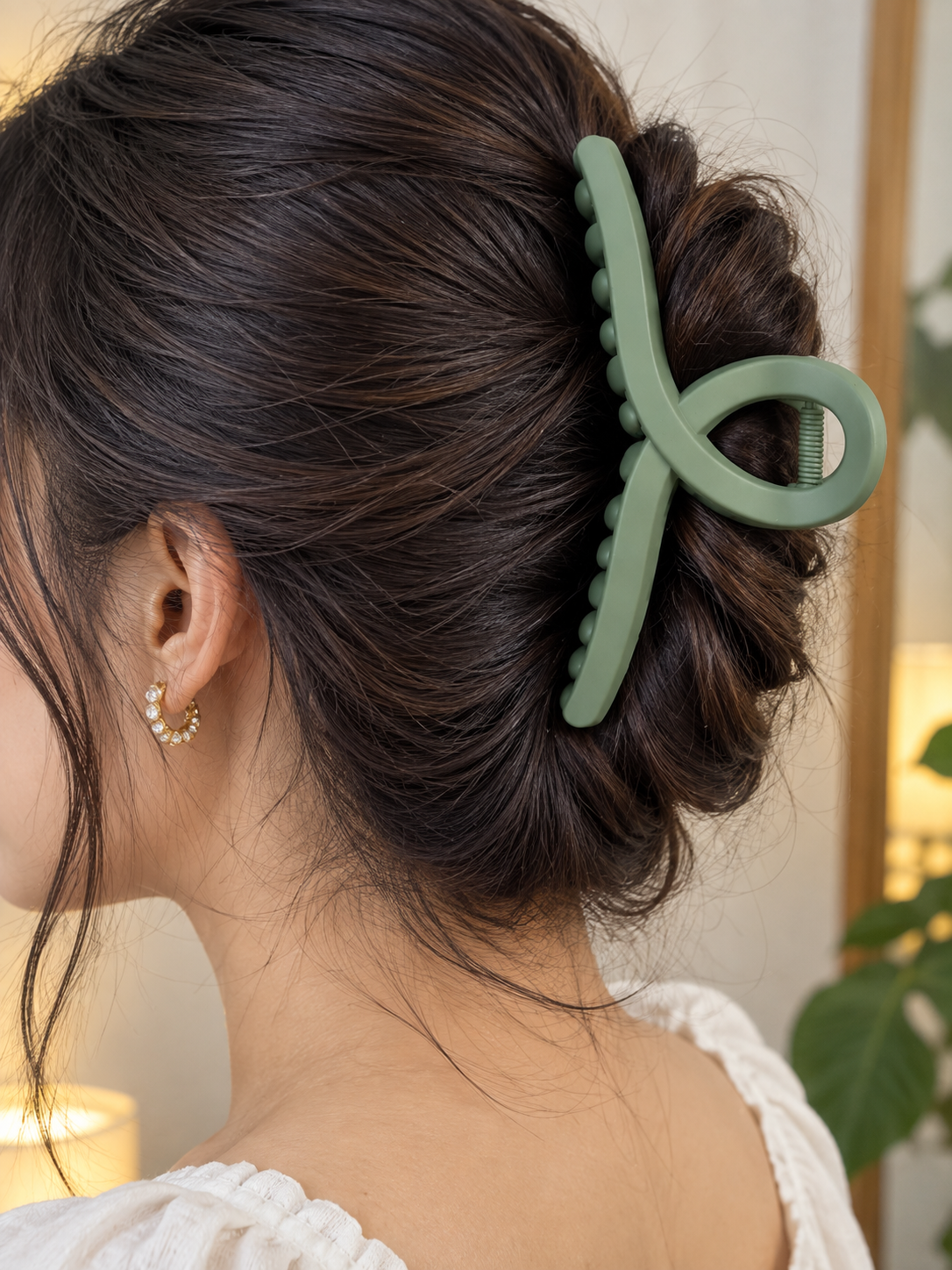 Pastel Green Hair Claw Clip