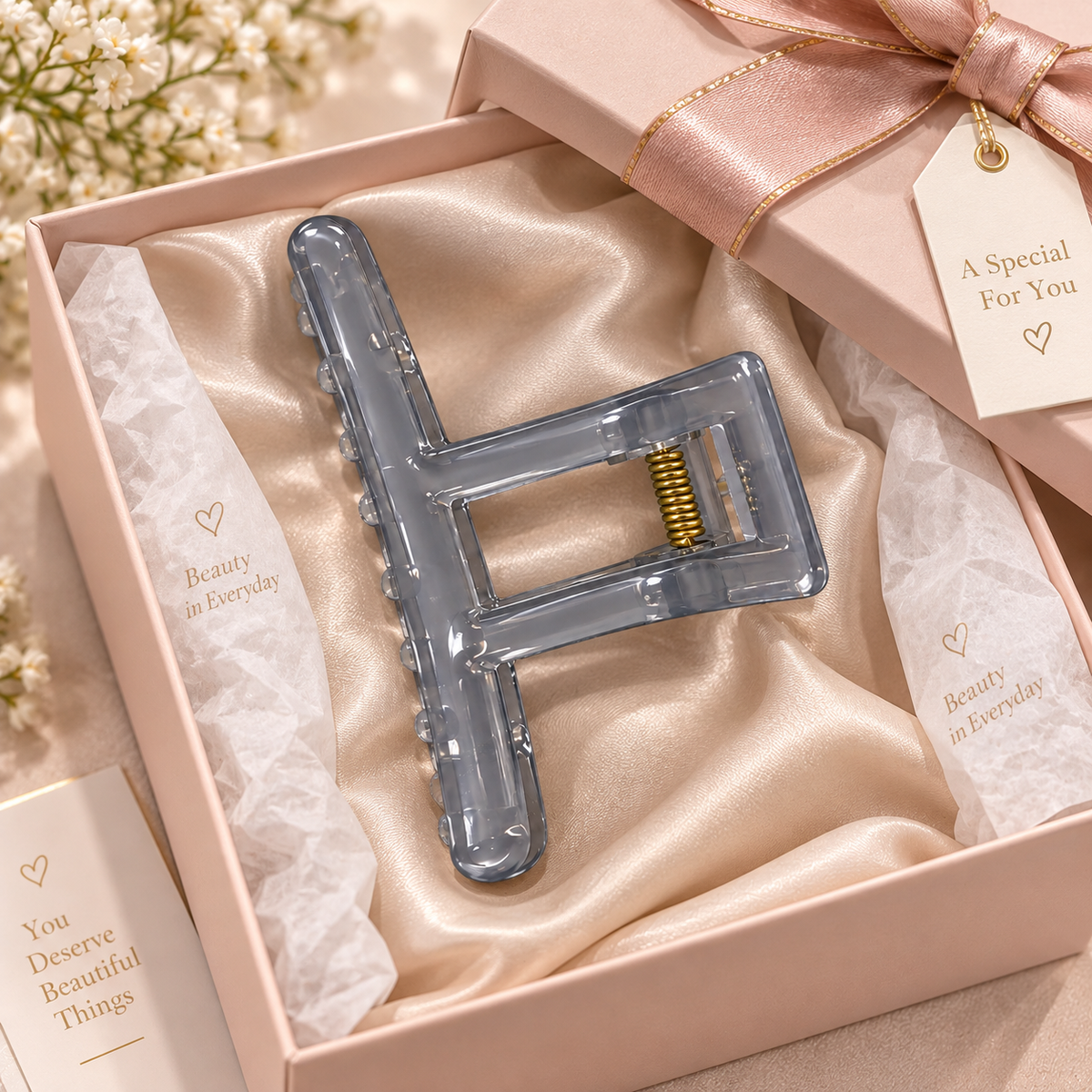 Grey Transparent Geometric Hair Clutcher