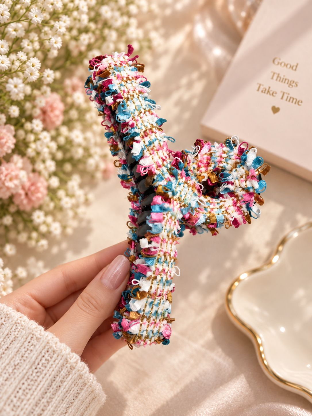 Multicolor Tweed Hair Clutcher
