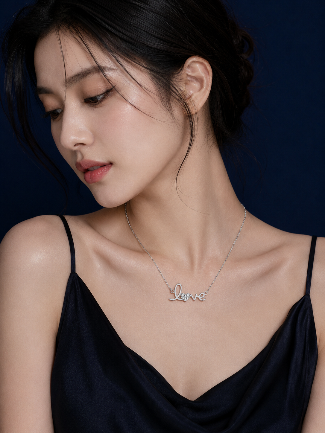 Elegant Silver Short Necklace with Love Heart Pendant