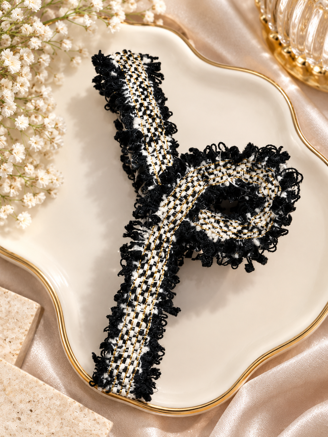 Black White Tweed Hair Clutcher