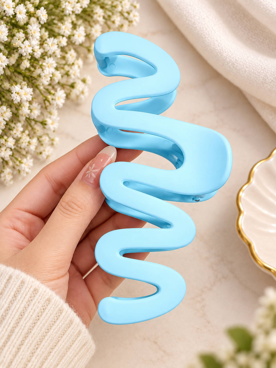 Blue Wave Hair Clutcher