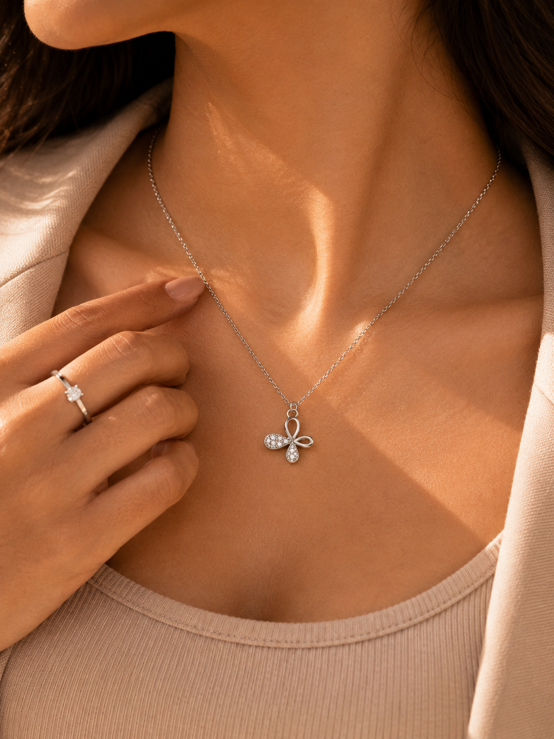 Elegant Silver Short Necklace with Sparkling Butterfly Pendant