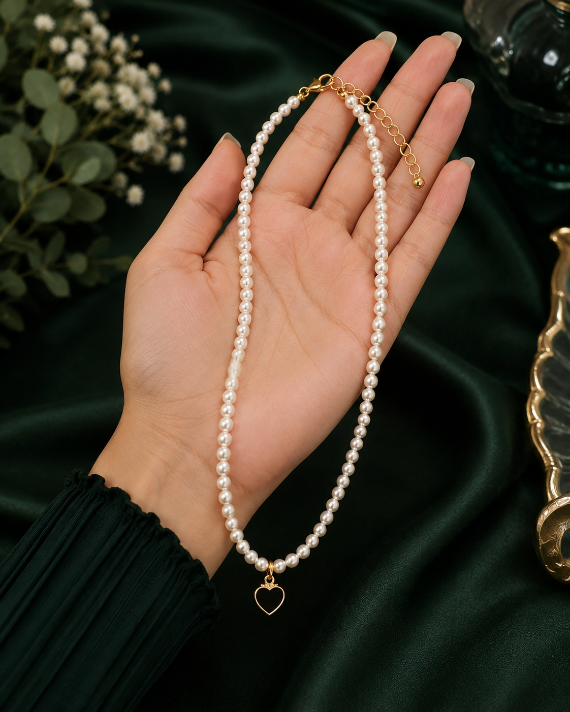 Elegant Pearl Short Necklace with Black Heart Pendant