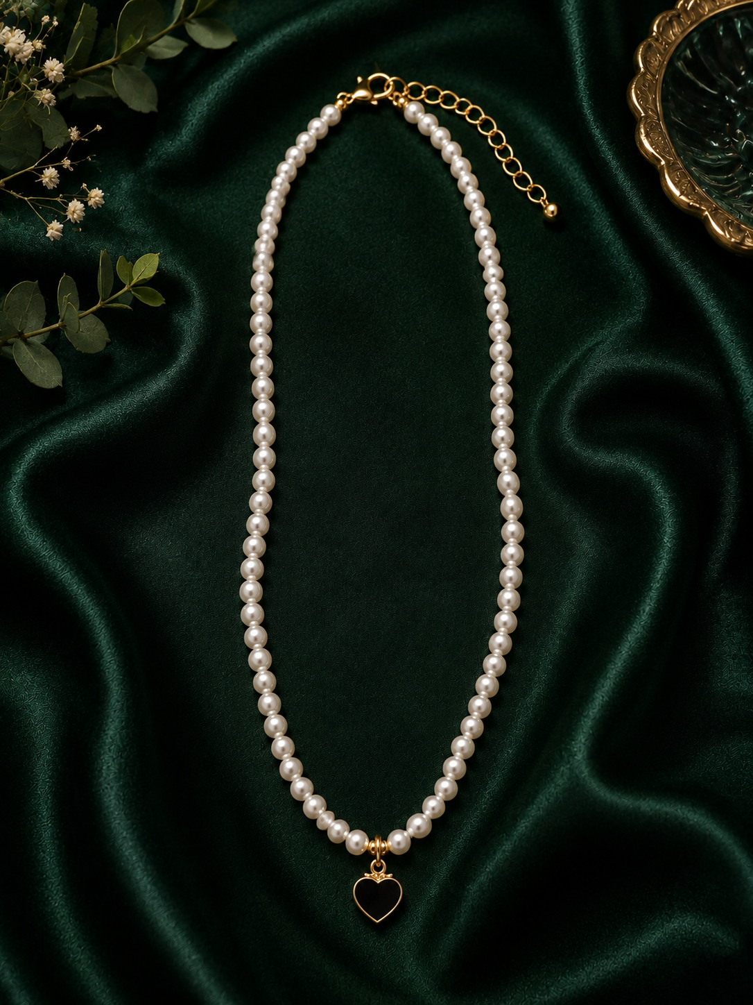 Elegant Pearl Short Necklace with Black Heart Pendant