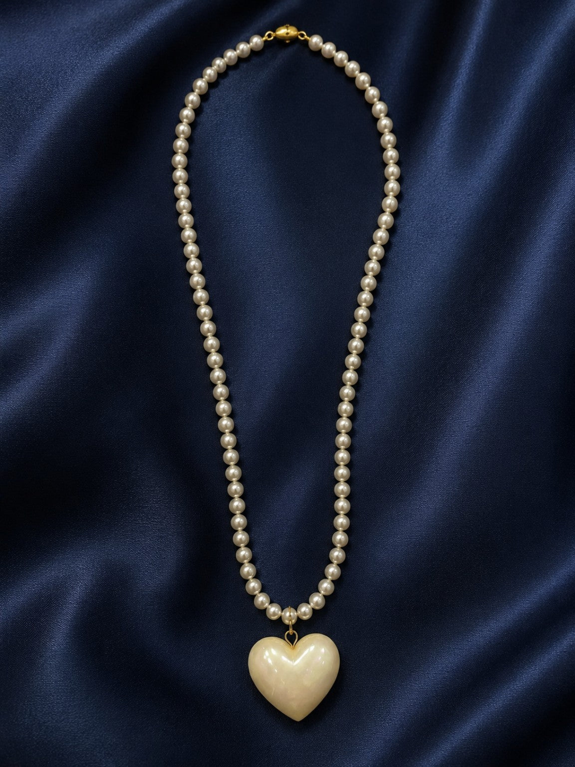 Elegant Pearl Short Necklace with Cream Heart Pendant