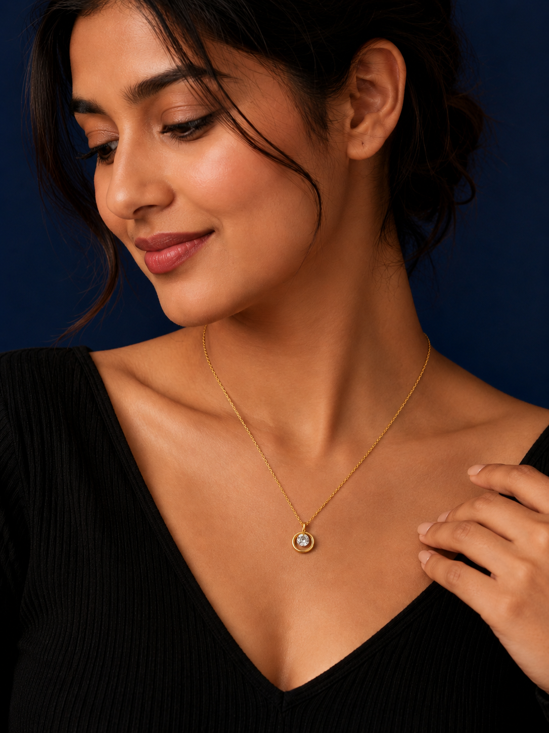 Gold-Tone Round Crystal Pendant Short Necklace