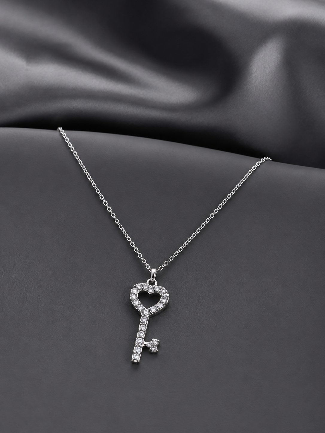 Silver-Tone Key Heart Pendant Short Necklace