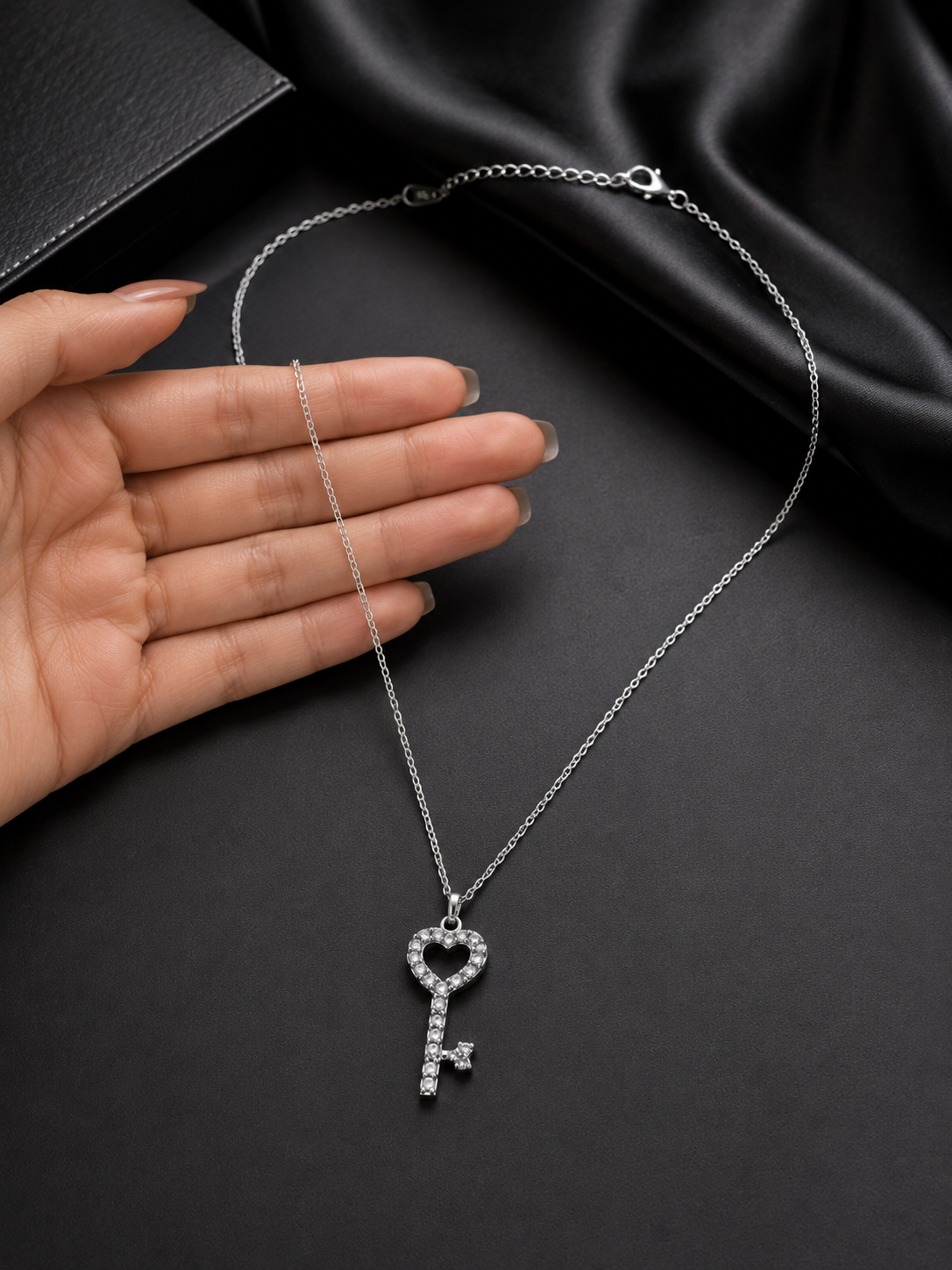 Silver-Tone Key Heart Pendant Short Necklace