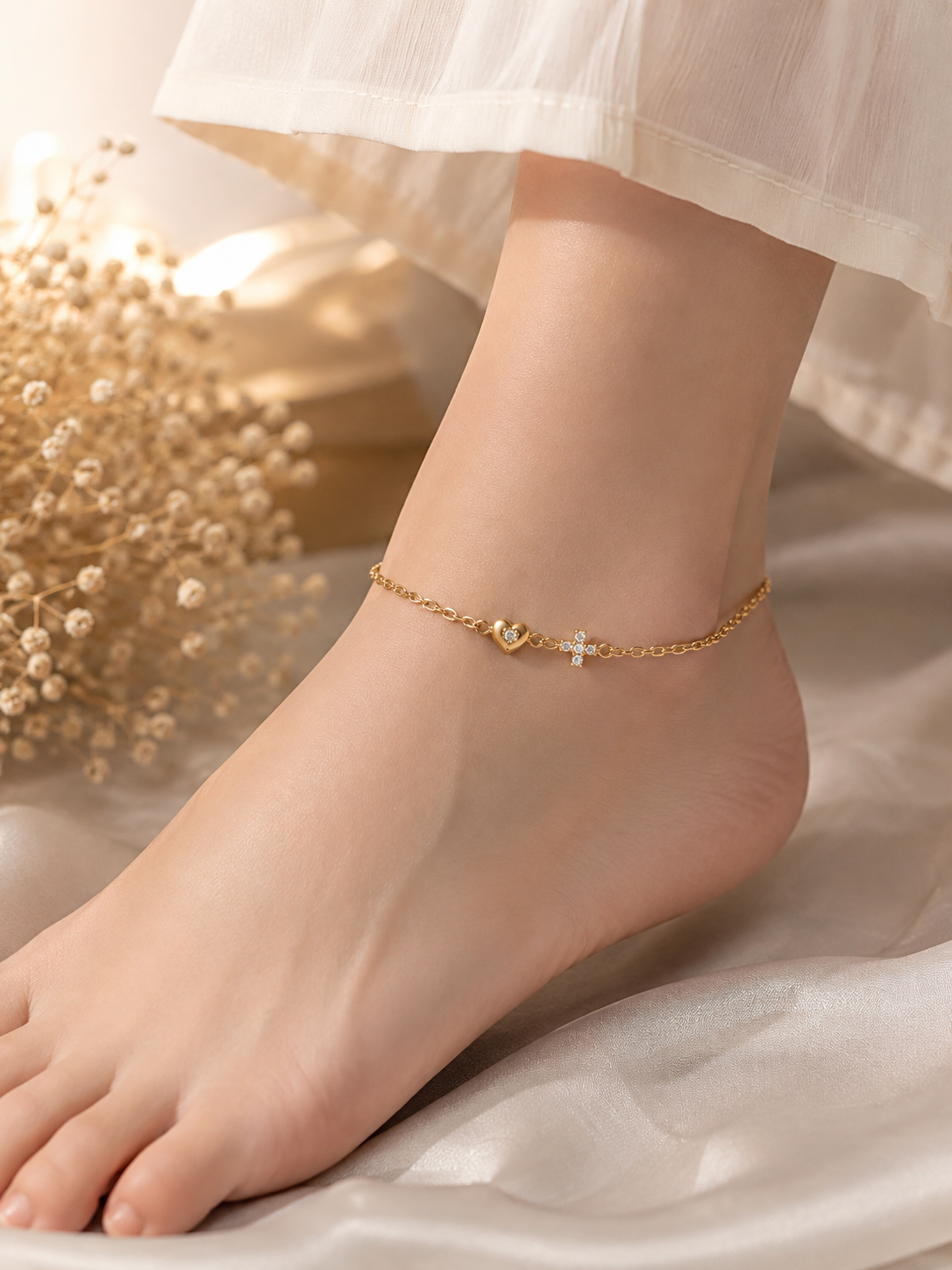 Elegant Gold Heart & Crystal Charm Anklet