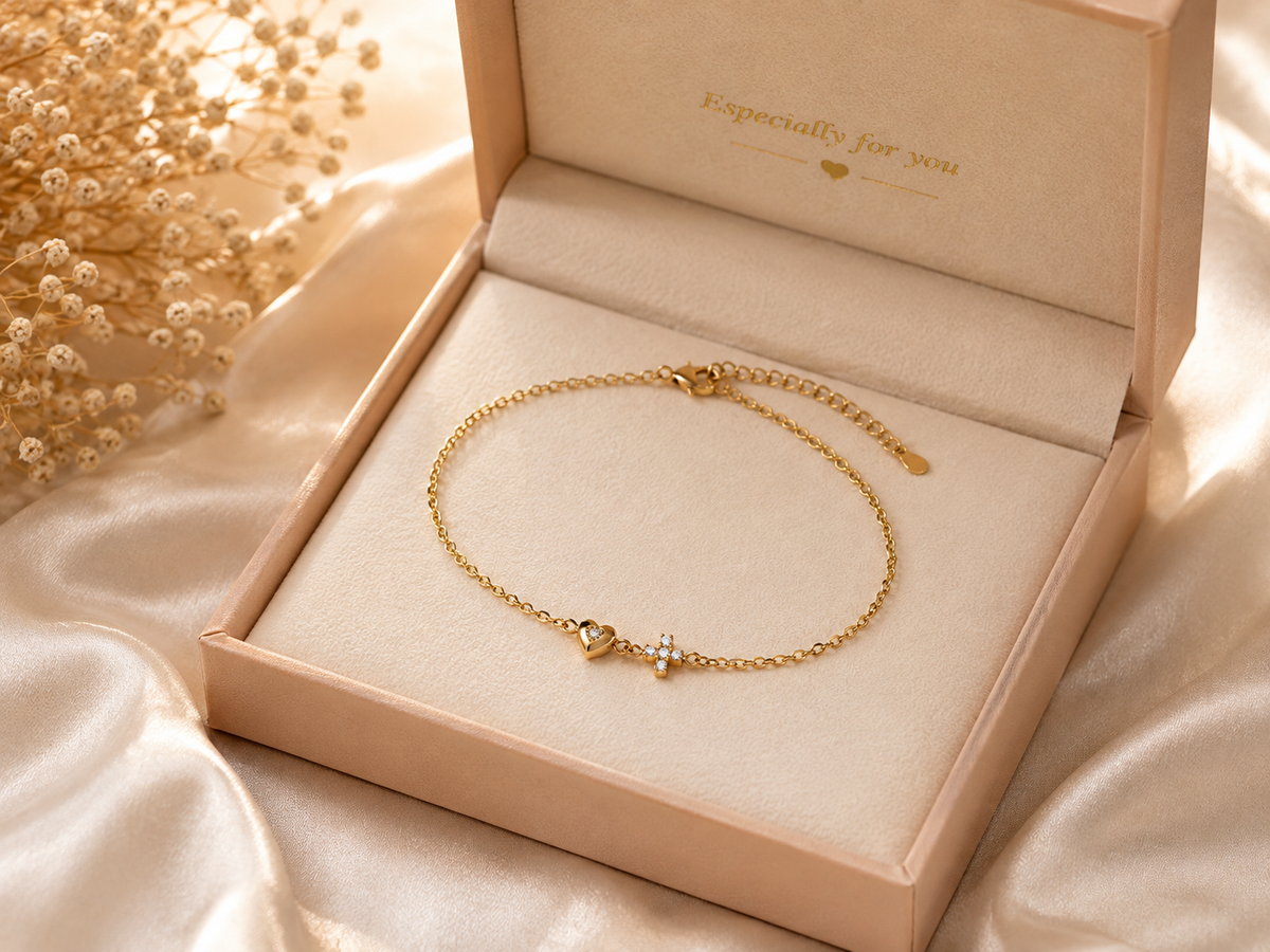 Elegant Gold Heart & Crystal Charm Anklet