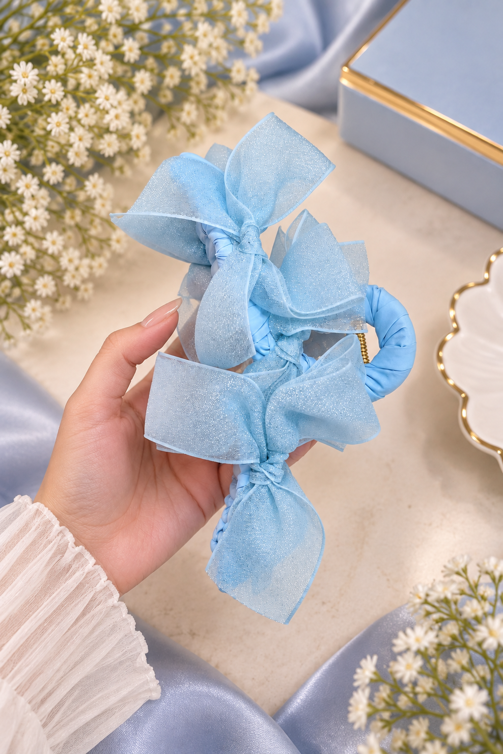 Blue Bow Hair Clutcher