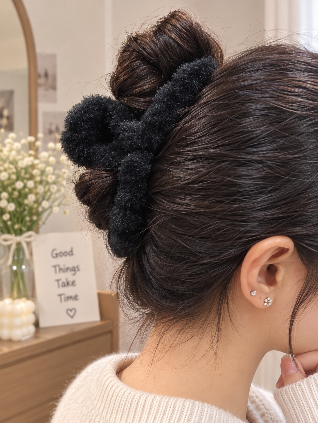 Black Furry Twist Hair Clutcher