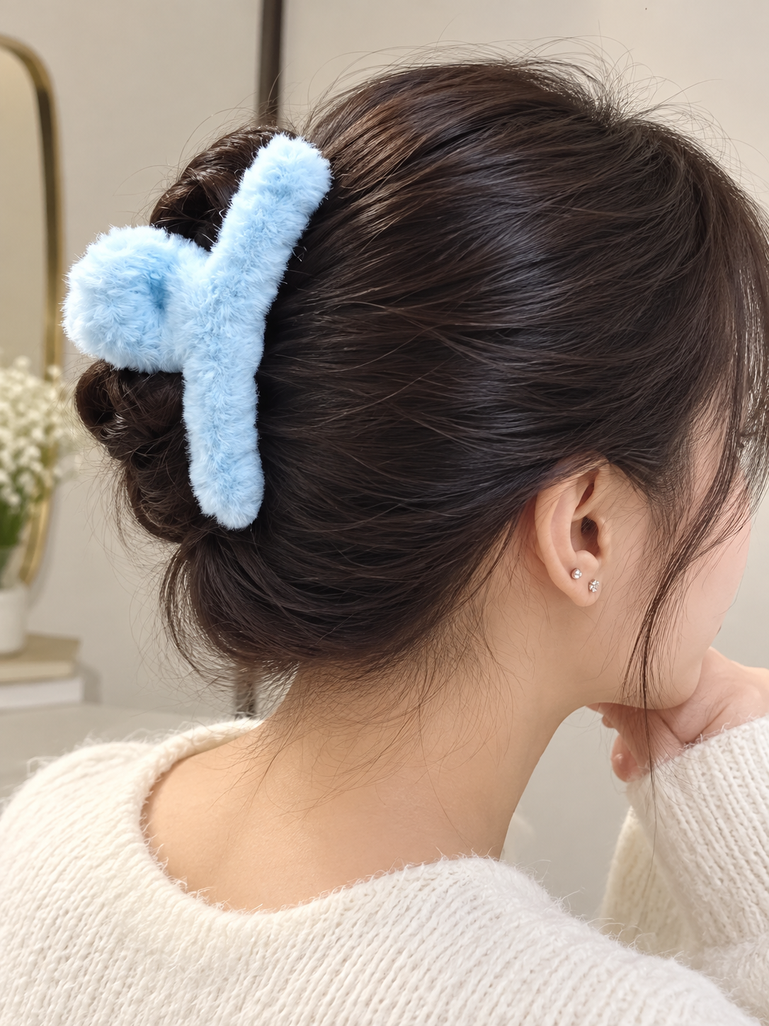 Blue Furry Twist Hair Clutcher