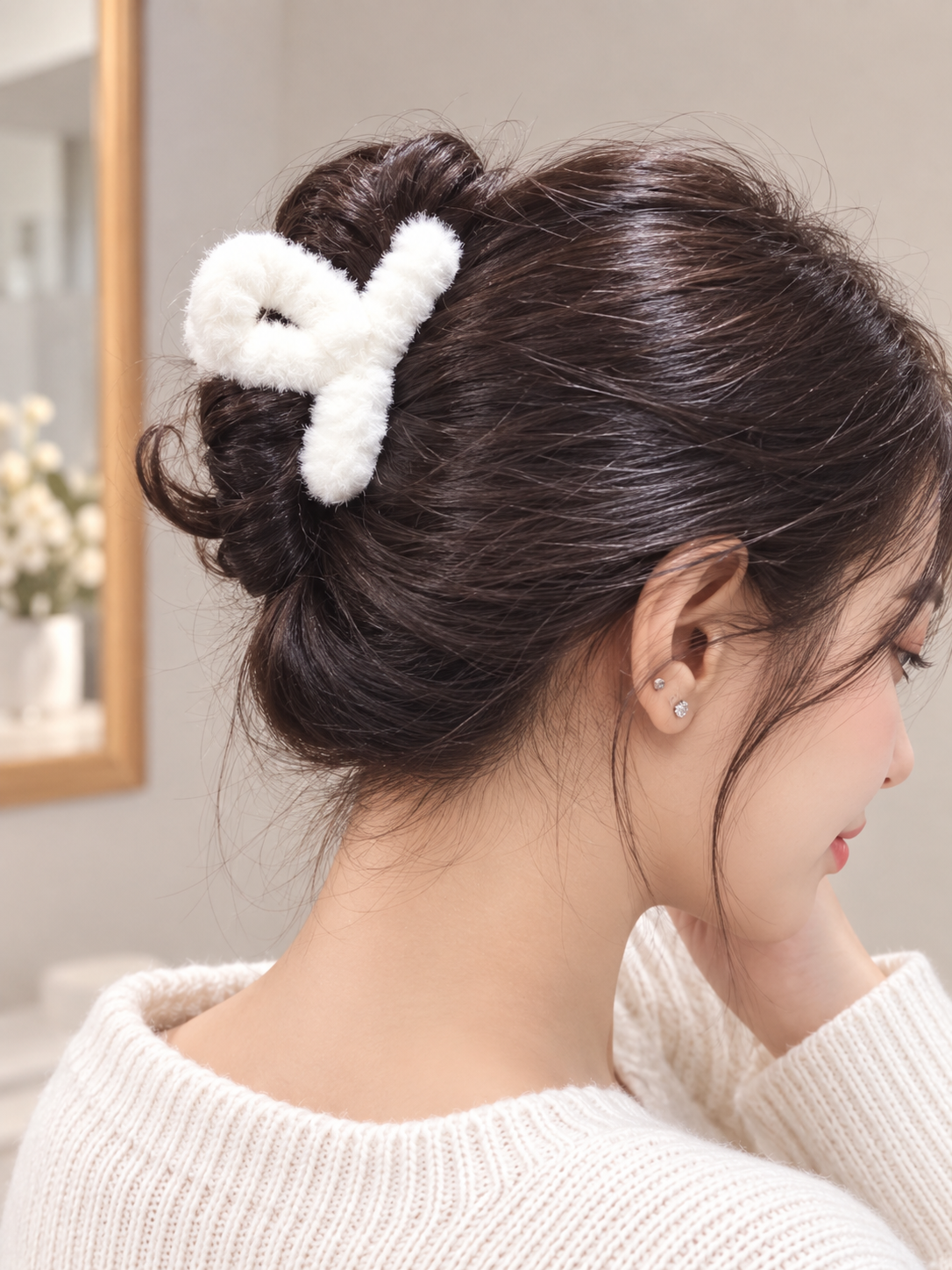White Fluffy Hair Clutcher