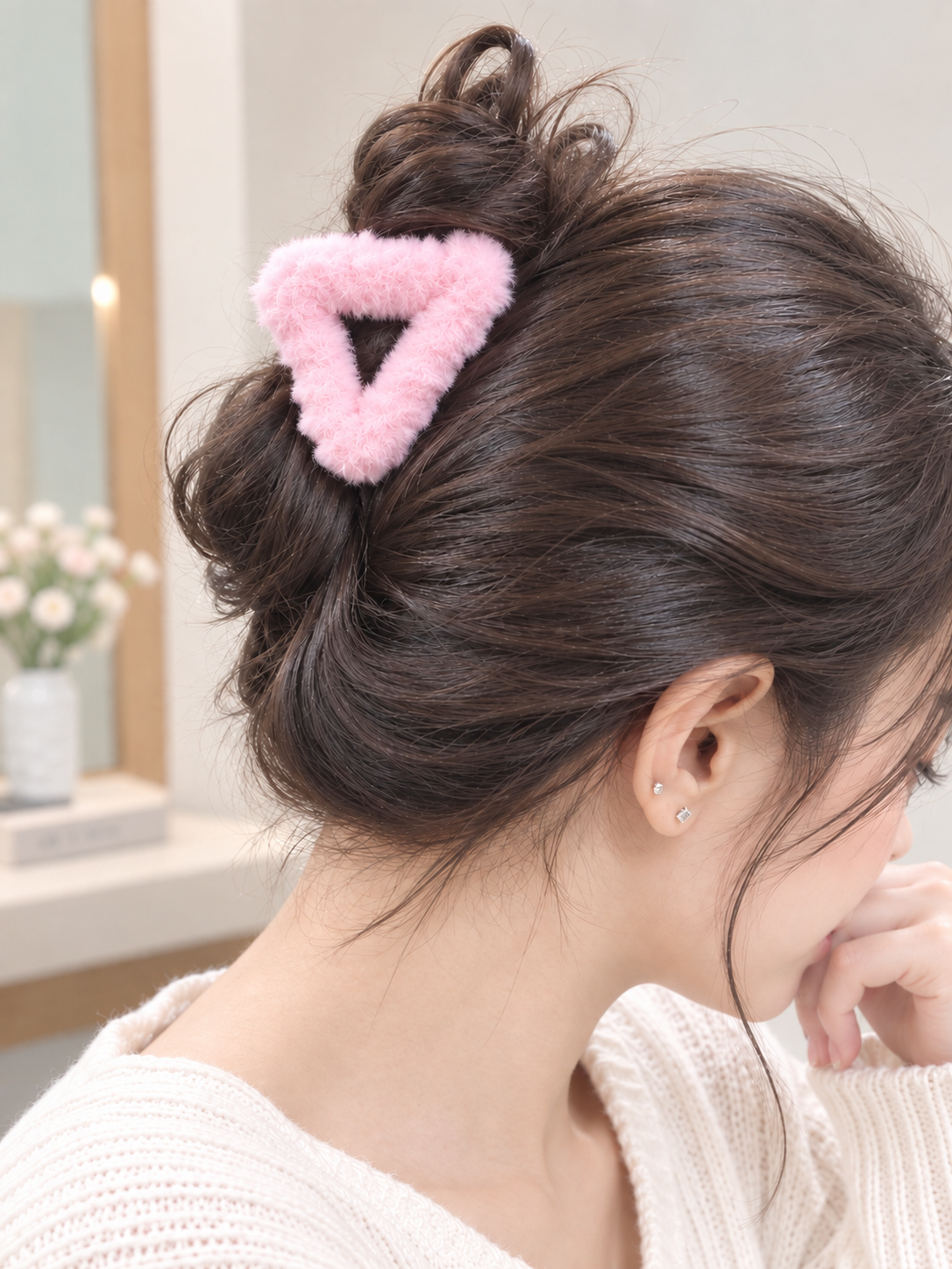 Baby Pink Triangle Fluffy Hair Clutcher