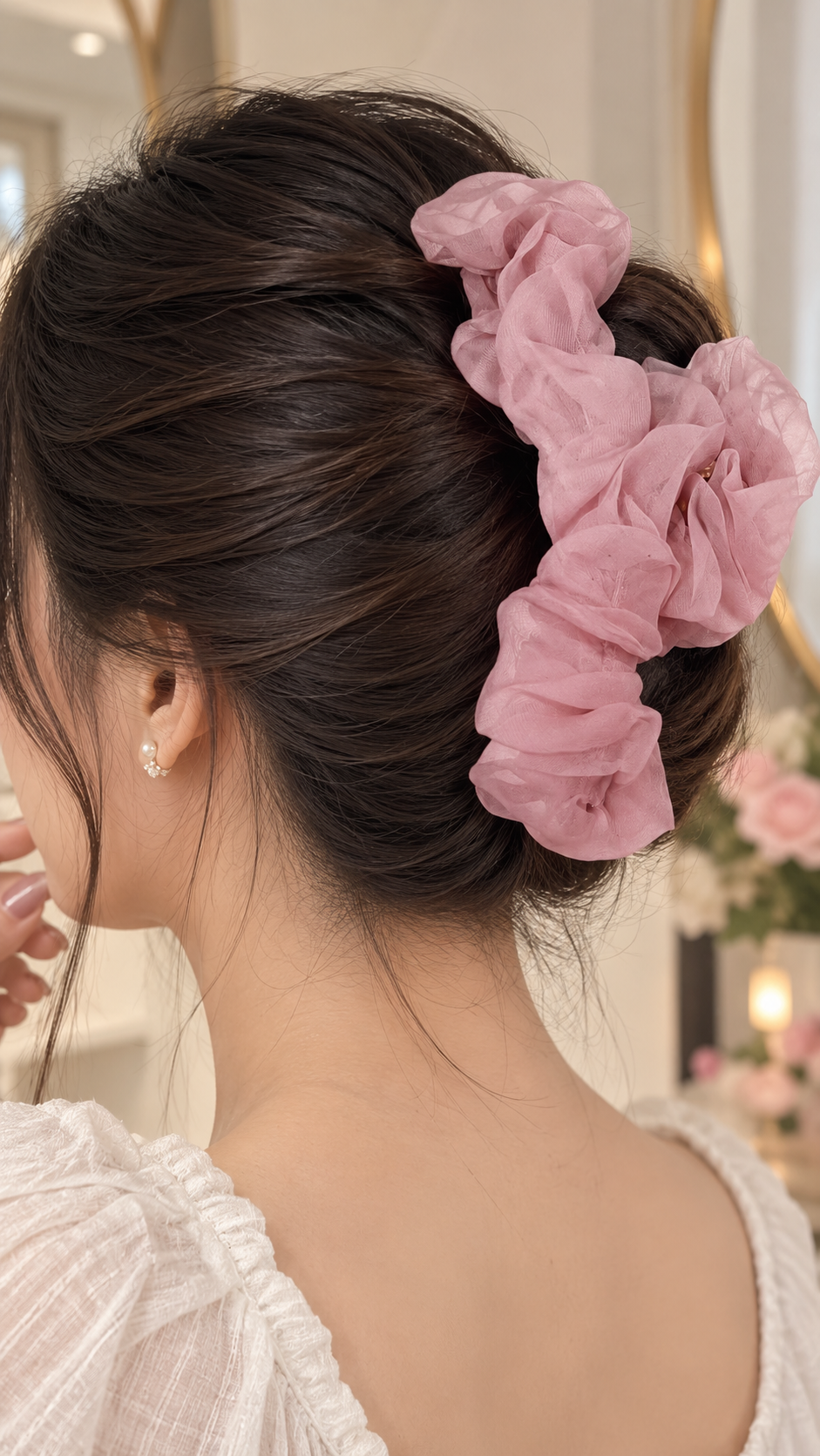 Pink Ruffle Fabric Hair Clutcher