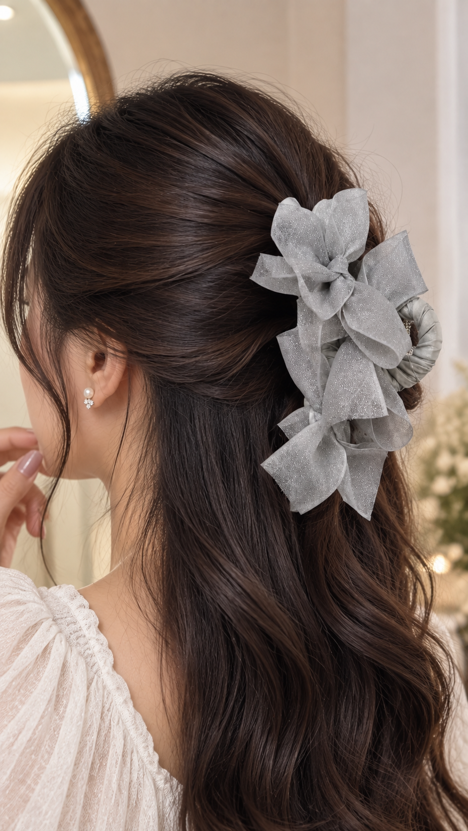 Grey Glitter Bow Hair Clutcher