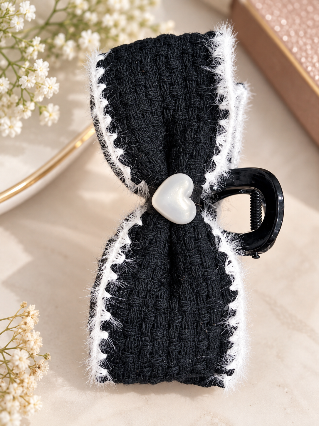 Black Bow Heart Hair Clutcher
