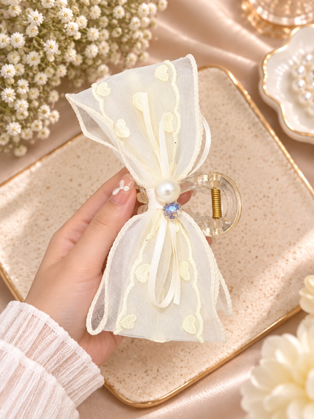 Ivory Pearl Floral Bow Hair Clutcher