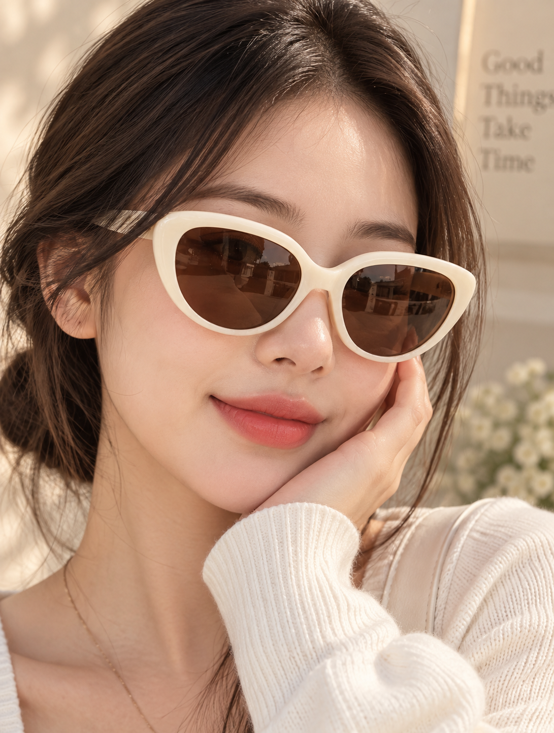 Cream Oval Frame Sunglasse
