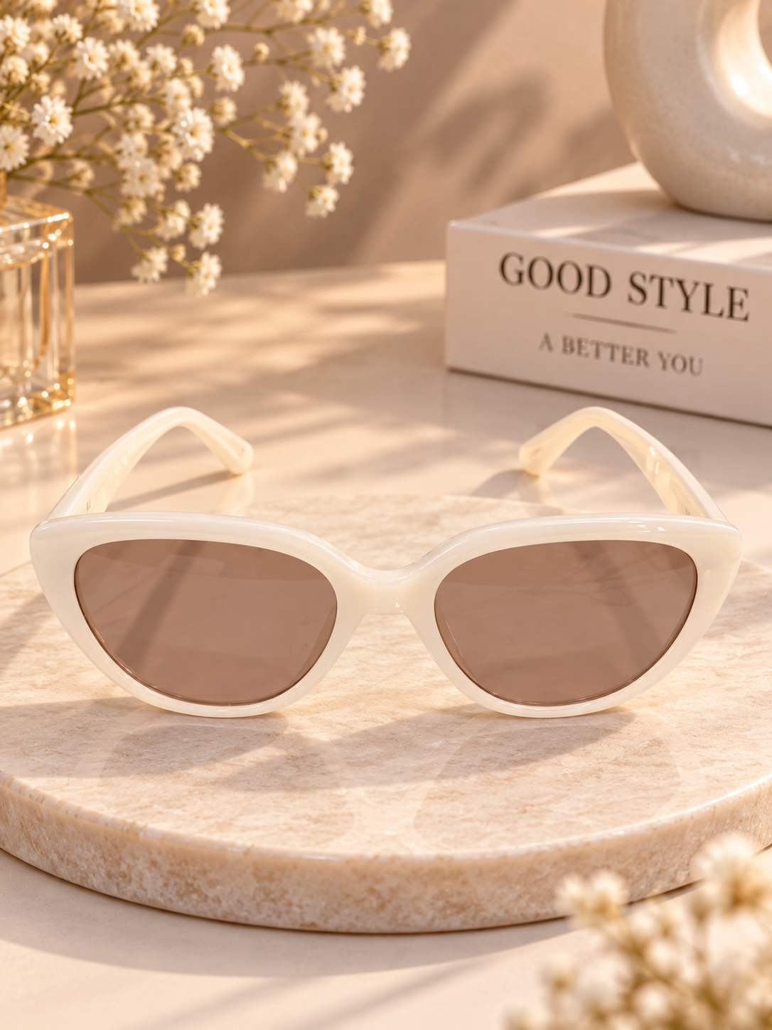Cream Oval Frame Sunglasse